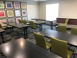  - Holiday Inn Express & Suites Hearne