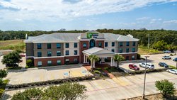 - Holiday Inn Express & Suites Hearne