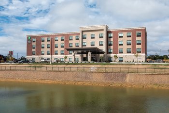 Holiday Inn Express & Suites Wentzville