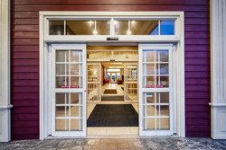  - Holiday Inn Express & Suites Astoria