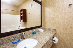  - Holiday Inn Express & Suites Astoria