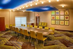  - Holiday Inn Express & Suites Roseville - I-94, Exit 230