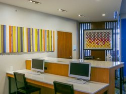  - Holiday Inn Express & Suites Roseville - I-94, Exit 230