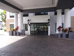  - Holiday Inn Express & Suites Intl Drive Orlando - I-4, Exit 74A