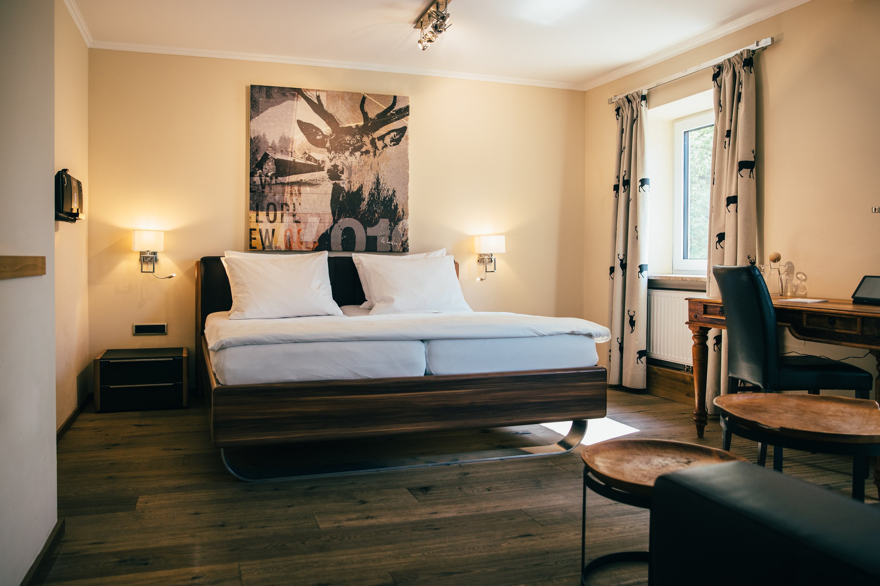 HOTEL BAYERISCHER HOF KEMPTEN-guestroom-Suite.jpg
