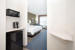  - Holiday Inn Express & Suites Great Bend