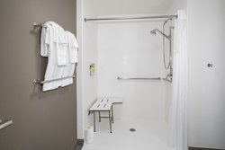  - Holiday Inn Express & Suites Great Bend