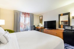  - Fairfield Inn & Suites by Marriott Columbia - I-70, Exit 128A