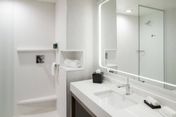  - Courtyard by Marriott Hotel I-10 Houston Heights