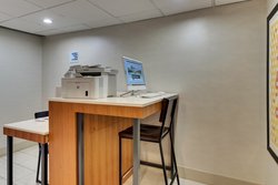  - Holiday Inn Express Airport Pittston - I-81, Exit 175