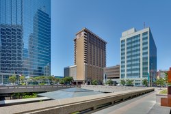  - Crowne Plaza Hotel Downtown Dallas - I-35, Exit 428C