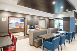  - Holiday Inn Express & Suites Milton
