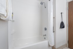  - Holiday Inn Express & Suites North Elkhart - I-80 & I-90, Exit 92