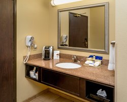  - Holiday Inn Express South Charleston - I-64 & I-77, Exit 95
