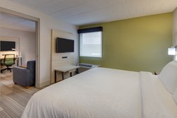  - Holiday Inn Express Airport Pittston - I-81, Exit 175