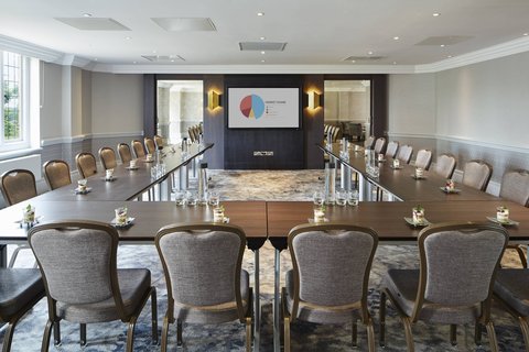 HANBURY MANOR MARRIOTT HOTEL - Photo 39