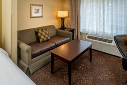  - Holiday Inn Express South Charleston - I-64 & I-77, Exit 95
