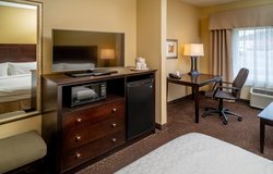  - Holiday Inn Express South Charleston - I-64 & I-77, Exit 95