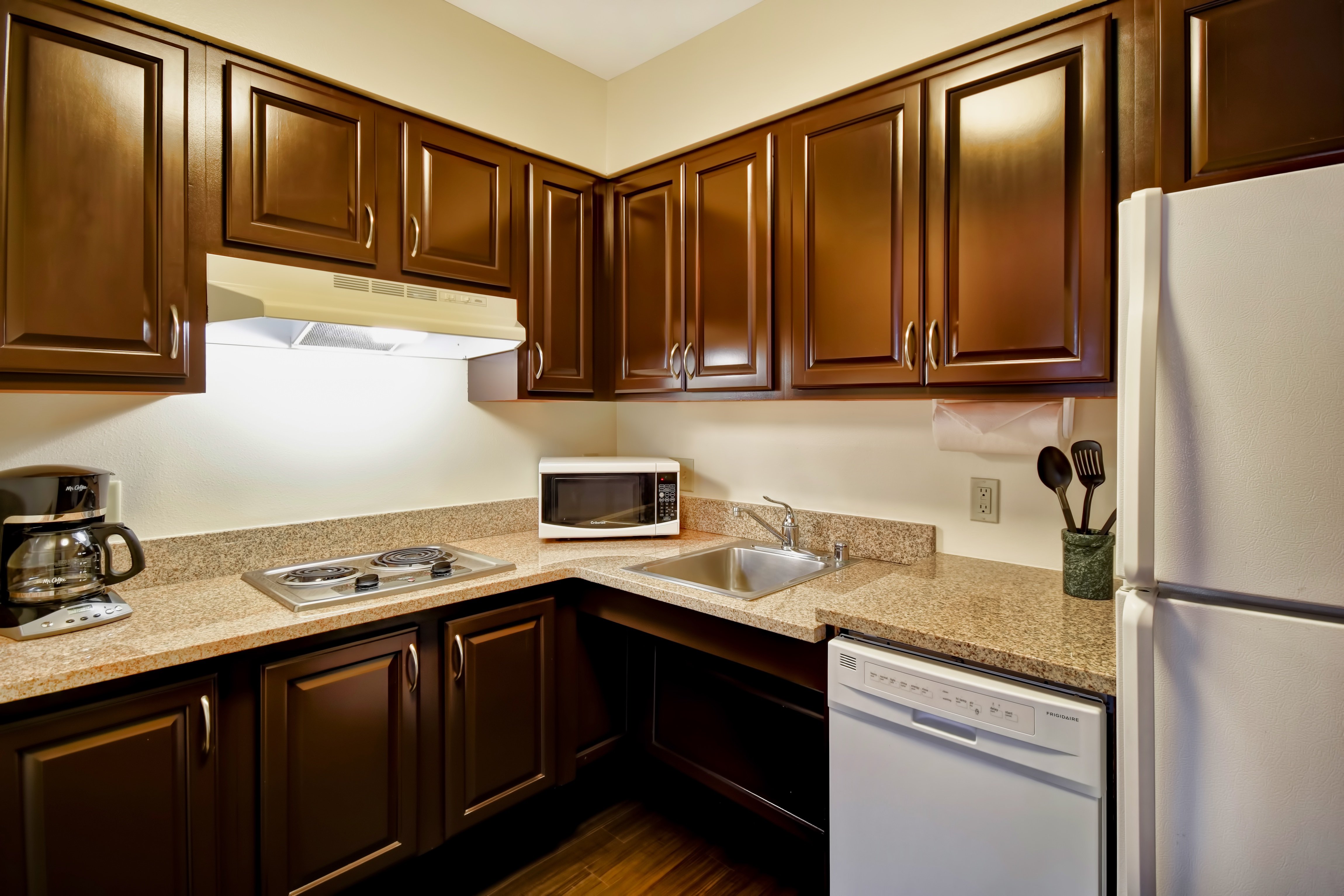 STAYBRIDGE SUITES MIDDLETON BY IHG-guestroom-Wheelchair Accessible.jpg