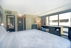  - Holiday Inn Downtown Memphis - I-40, Exit 1 & 1A