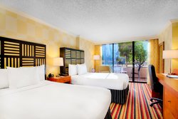  - Pinnacle Vancouver Harbourfront Hotel