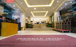  - Pinnacle Vancouver Harbourfront Hotel