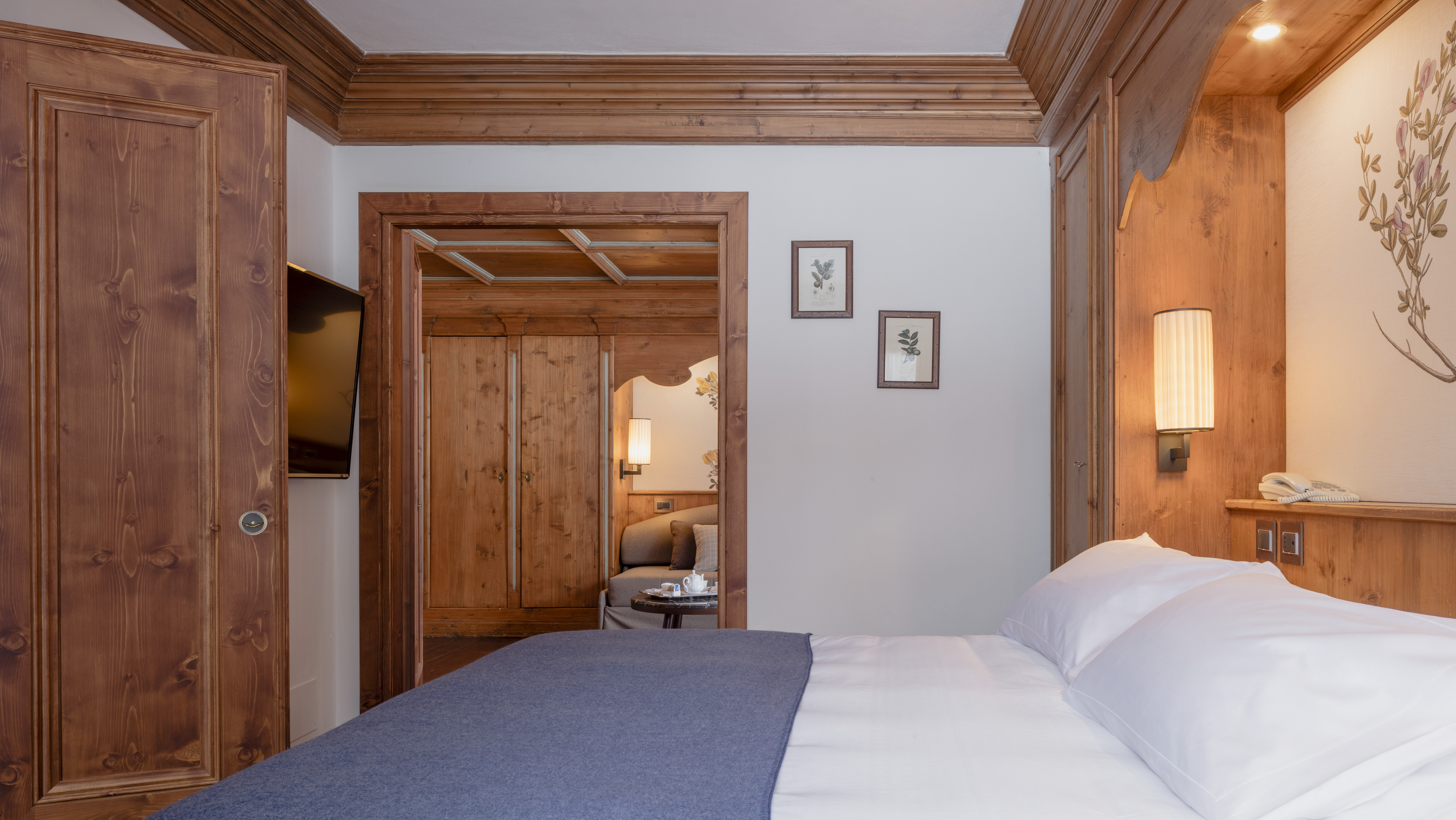 Faloria Mountain SPA Resort-guestroom-Suite.jpg