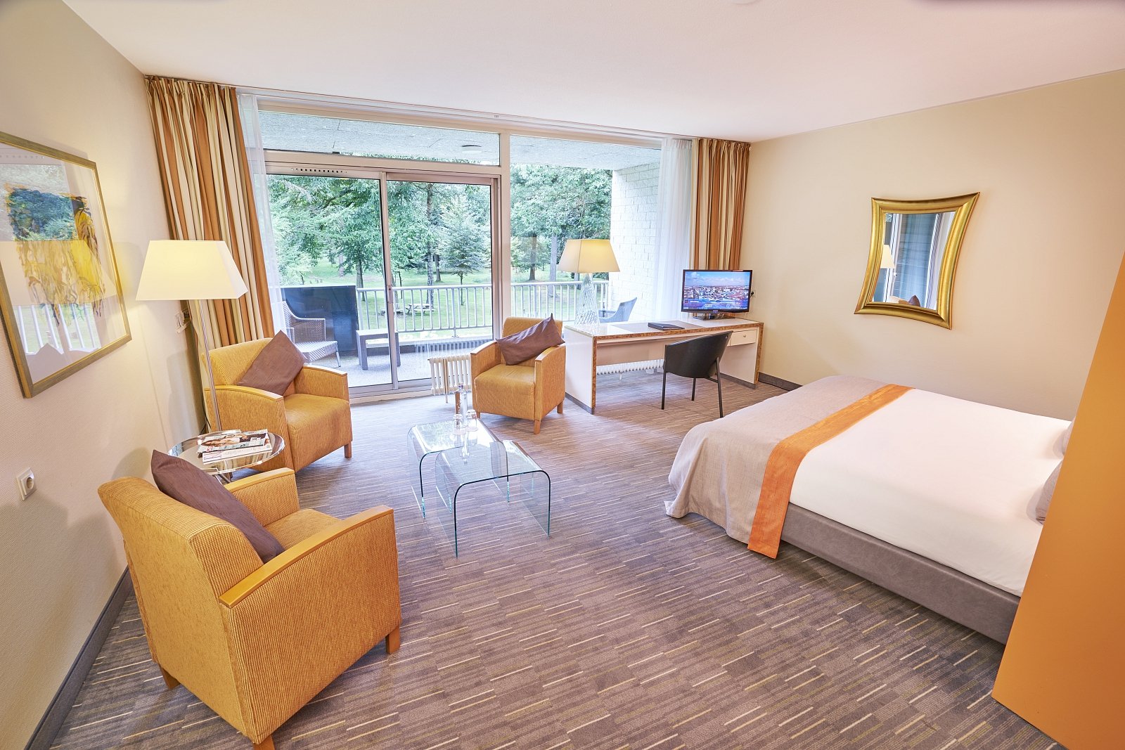 FLETCHER HOTEL-RESTAURANT DE BUUNDE-guestroom-Interieur Junior Suite.jpg