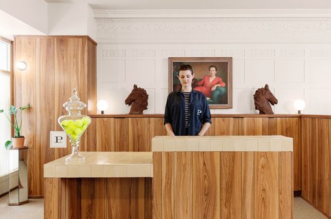 Pali San Francisco Front Desk