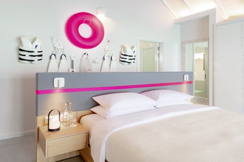 THE STANDARD MALDIVES - Photo 6