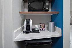  - Holiday Inn Express & Suites Elkhorn - I-43, Exit 25