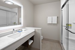  - Holiday Inn Express & Suites Elkhorn - I-43, Exit 25