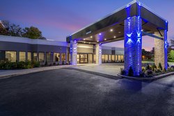  - Holiday Inn Express Naperville - I-88, Exit 127