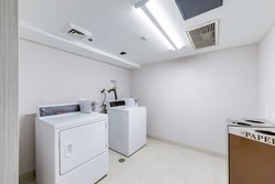  - Holiday Inn Express Naperville - I-88, Exit 127