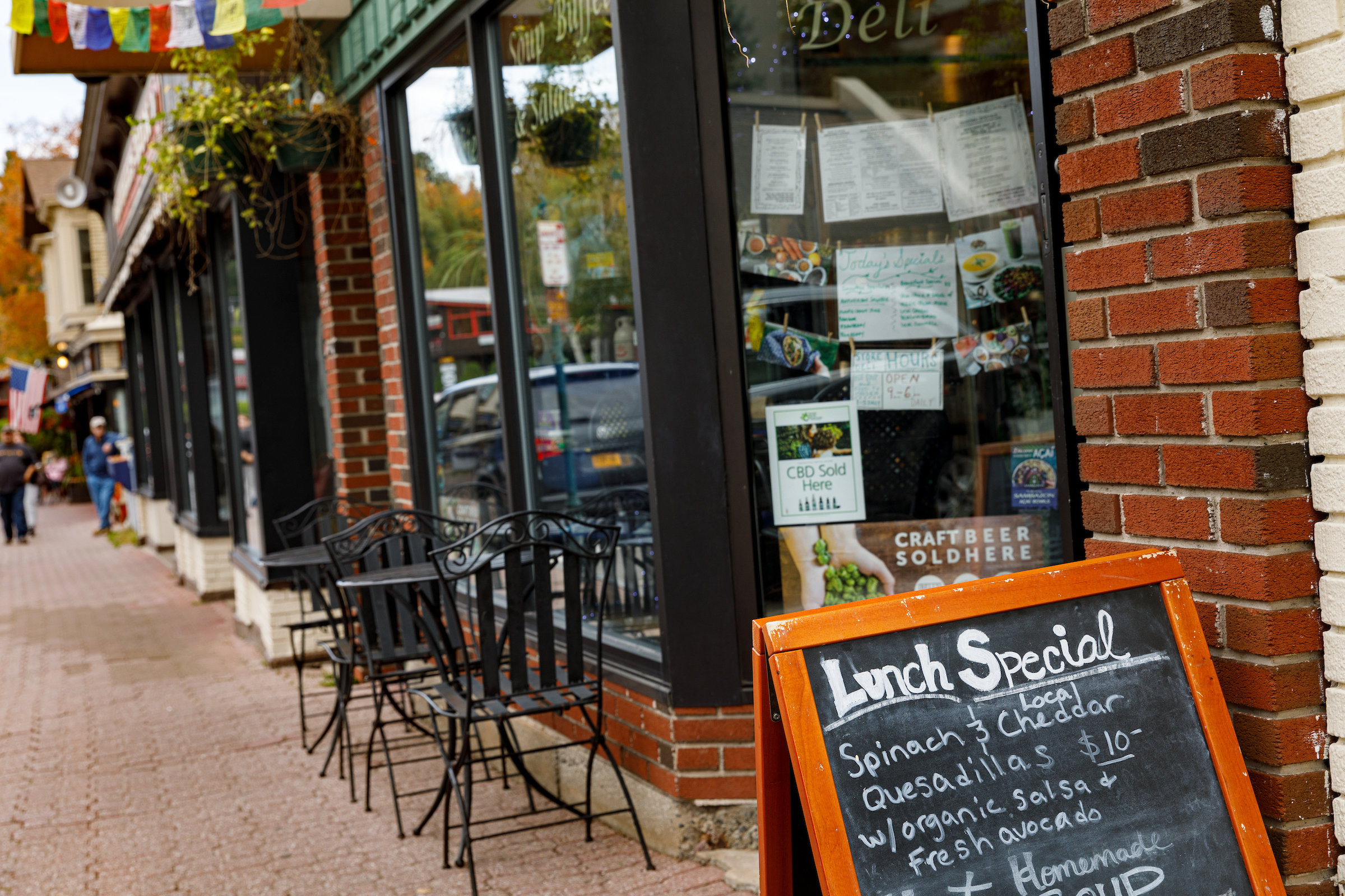 Enjoy the local restaurants of Lake Placid