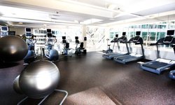  - Pinnacle Vancouver Harbourfront Hotel