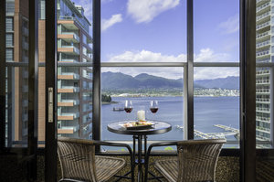 Pinnacle Vancouver Harbourfront Hotel, BC - See Discounts