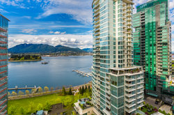  - Pinnacle Vancouver Harbourfront Hotel