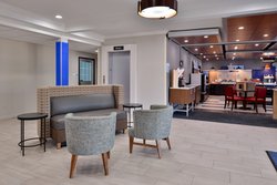  - Holiday Inn Express & Suites North Kansas City - I-29 & I-35, Exit 6