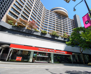 Pinnacle Vancouver Harbourfront Hotel