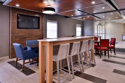  - Holiday Inn Express & Suites North Kansas City - I-29 & I-35, Exit 6