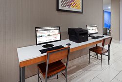  - Holiday Inn Express & Suites Tulare - CA 99, Exit 88