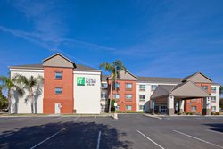  - Holiday Inn Express & Suites Tulare - CA 99, Exit 88