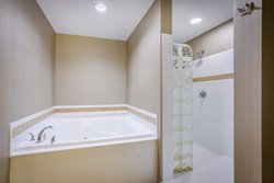  - Holiday Inn Downtown Lafayette