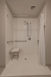  - Holiday Inn Express & Suites Downtown Auburn