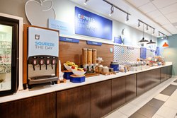  - Holiday Inn Express & Suites Rancho Mirage