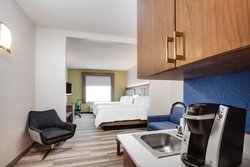  - Holiday Inn Express & Suites Clewiston