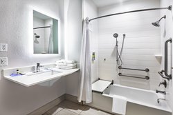  - Holiday Inn Express & Suites Port Lavaca