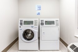  - Holiday Inn Express & Suites Ottawa - I-80, Exit 90