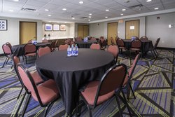  - Holiday Inn Express & Suites Rochelle - I-39, Exit 99